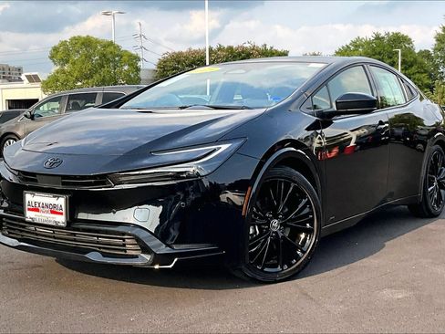 Used 2025 Toyota Prius AWD image 1