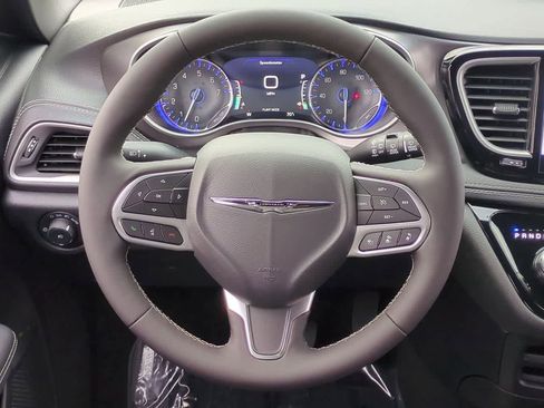 New 2026 Chrysler Pacifica Select FWD image 24