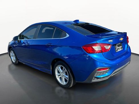Used 2018 Chevrolet Cruze LT w/ LT True North Edition FWD image 5