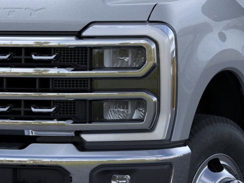 New 2026 Ford F350 4x4 Crew Cab DRW Super Duty image 18