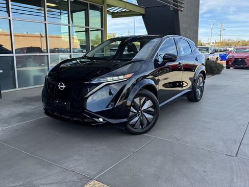 Used 2023 Nissan Ariya FWD image 2