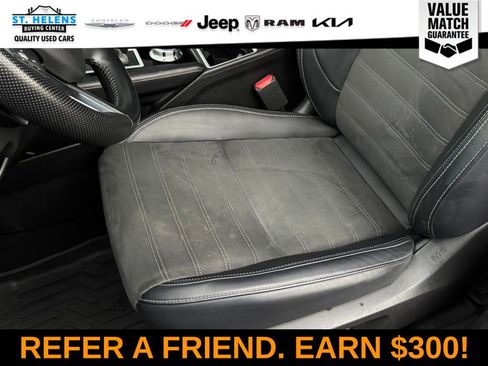 Used 2024 Mitsubishi Outlander SE image 16