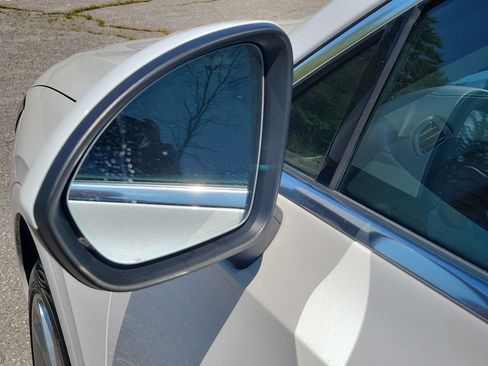 Used 2023 Buick Envision Avenir AWD/4WD image 10