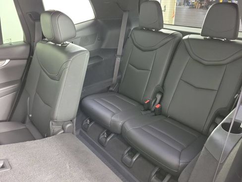 Certified 2023 Cadillac XT6 Luxury FWD image 11