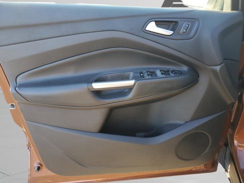 Used 2017 Ford Escape SE w/ SE Cold Weather Package image 22