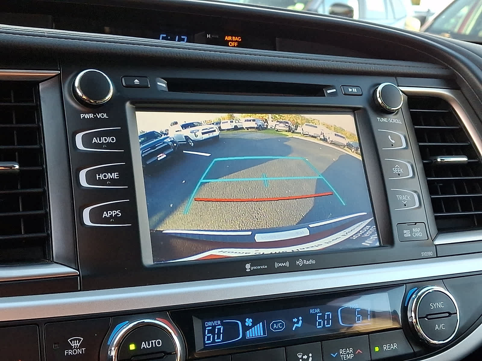 Used 2019 Toyota Highlander SE AWD/4WD image 23
