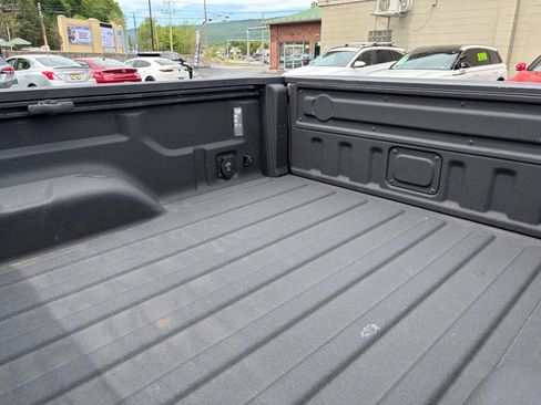 Used 2020 Jeep Gladiator Rubicon AWD/4WD image 11
