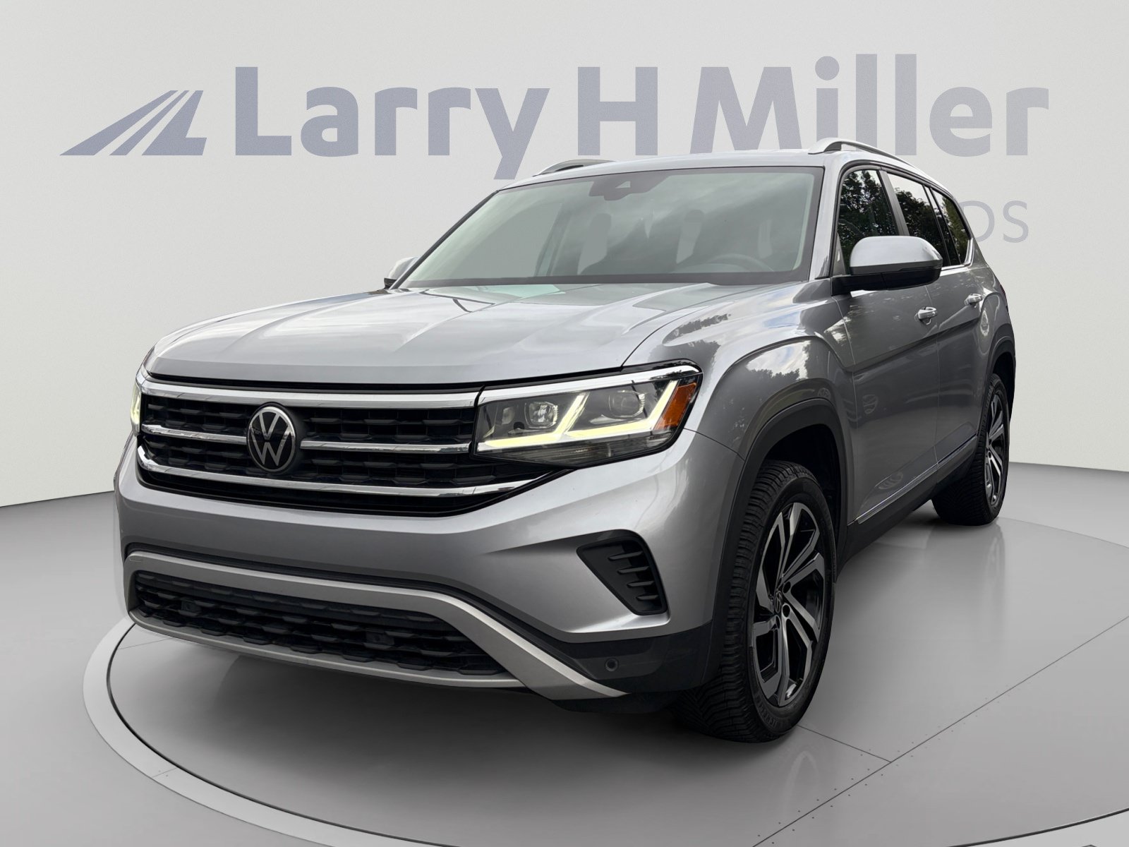 Used 2023 Volkswagen Atlas SEL AWD/4WD image 1