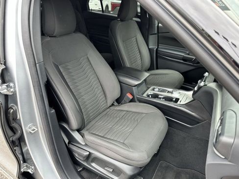 Used 2020 Ford Explorer XLT image 11