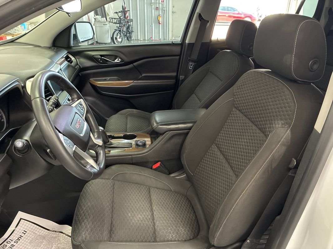 Used 2018 GMC Acadia SLE AWD/4WD image 9