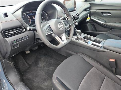 New 2025 Nissan Sentra SR image 3