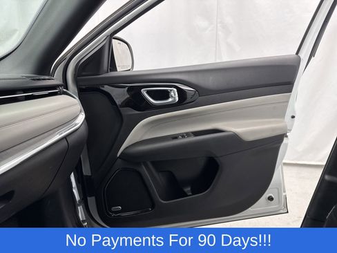 Used 2023 Jeep Compass Limited w/ Sun and Sound Group image 23