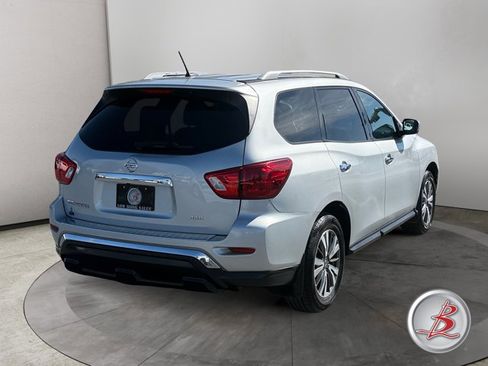 Used 2017 Nissan Pathfinder S AWD/4WD image 7