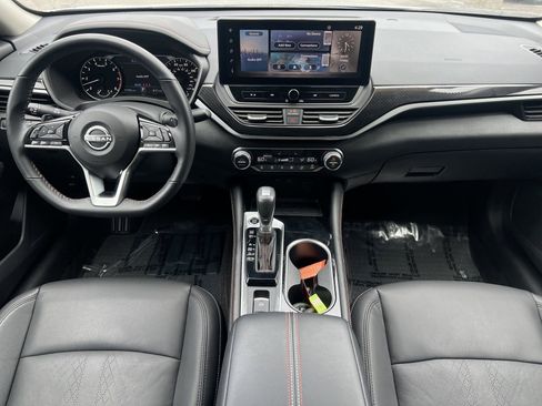 Certified 2025 Nissan Altima 2.5 SR w/ SR Premium Package AWD/4WD image 2