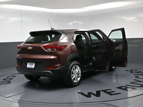 Used 2023 Chevrolet TrailBlazer LS FWD image 26