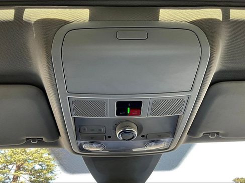 Used 2022 Volkswagen Passat 2.0T SE image 16