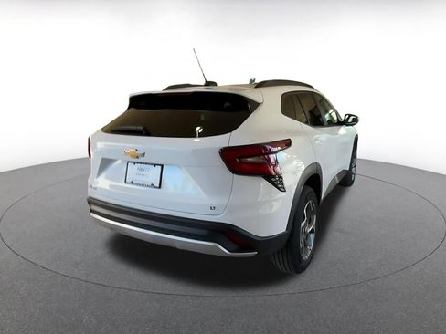 Used 2025 Chevrolet Trax LT image 14