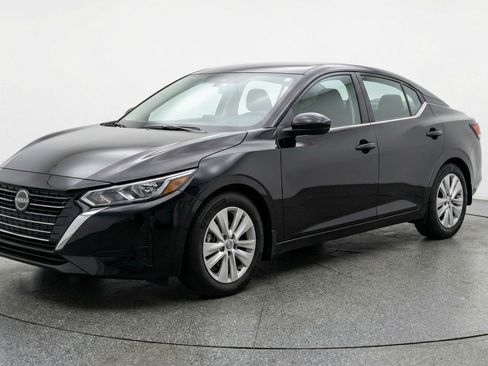 Used 2025 Nissan Sentra S FWD image 3