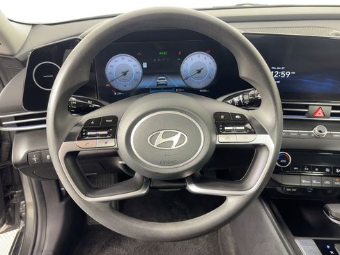 Used 2024 Hyundai Elantra SEL image 16