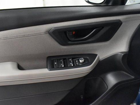 Used 2025 Subaru Forester Premium image 19