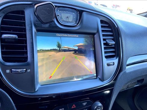 Used 2019 Chrysler 300 S image 29