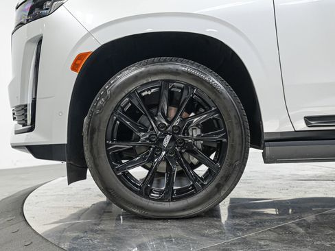 Used 2024 Cadillac Escalade Sport w/ LPO, ONYX Package image 3