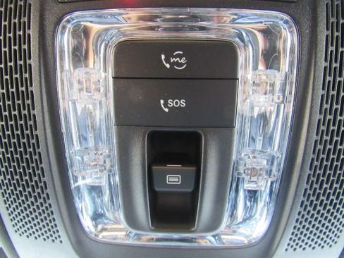 Used 2022 Mercedes-Benz GLA 250 4MATIC w/ Premium Package Lite image 58