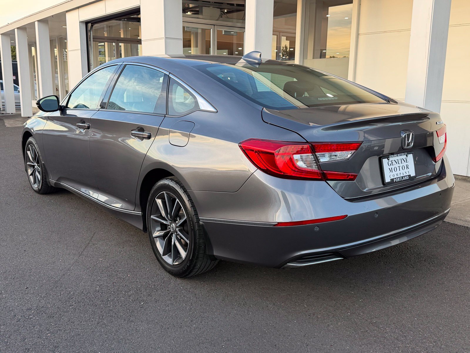 Used 2021 Honda Accord EX-L image 3