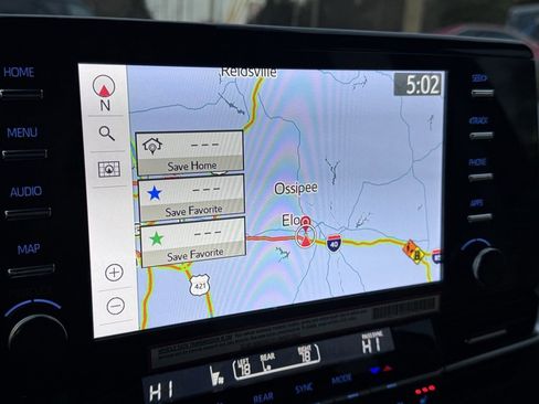 Used 2024 Toyota Sienna Limited image 10