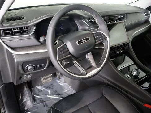 Used 2023 Jeep Grand Cherokee Limited AWD/4WD image 28