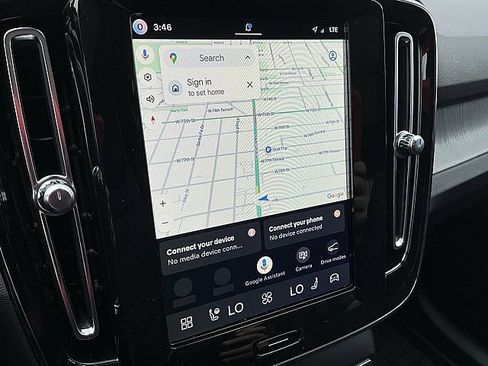 New 2026 Volvo XC40 B5 Core w/ Climate Package image 18