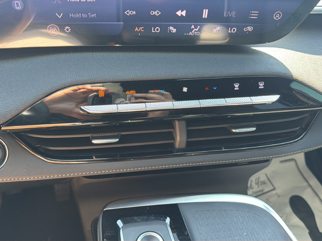 Used 2026 Buick Enclave Sport Touring w/ Power Package FWD image 27
