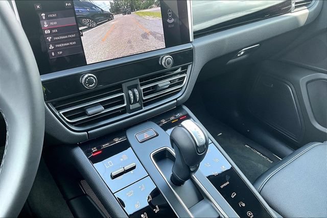 Used 2025 Porsche Macan AWD/4WD image 22