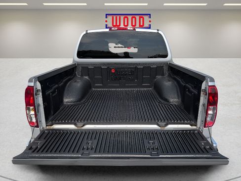Used 2012 Nissan Frontier SV AWD/4WD image 9
