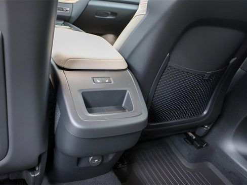 New 2026 Volvo XC60 B5 Core w/ Protection Package Premier image 12