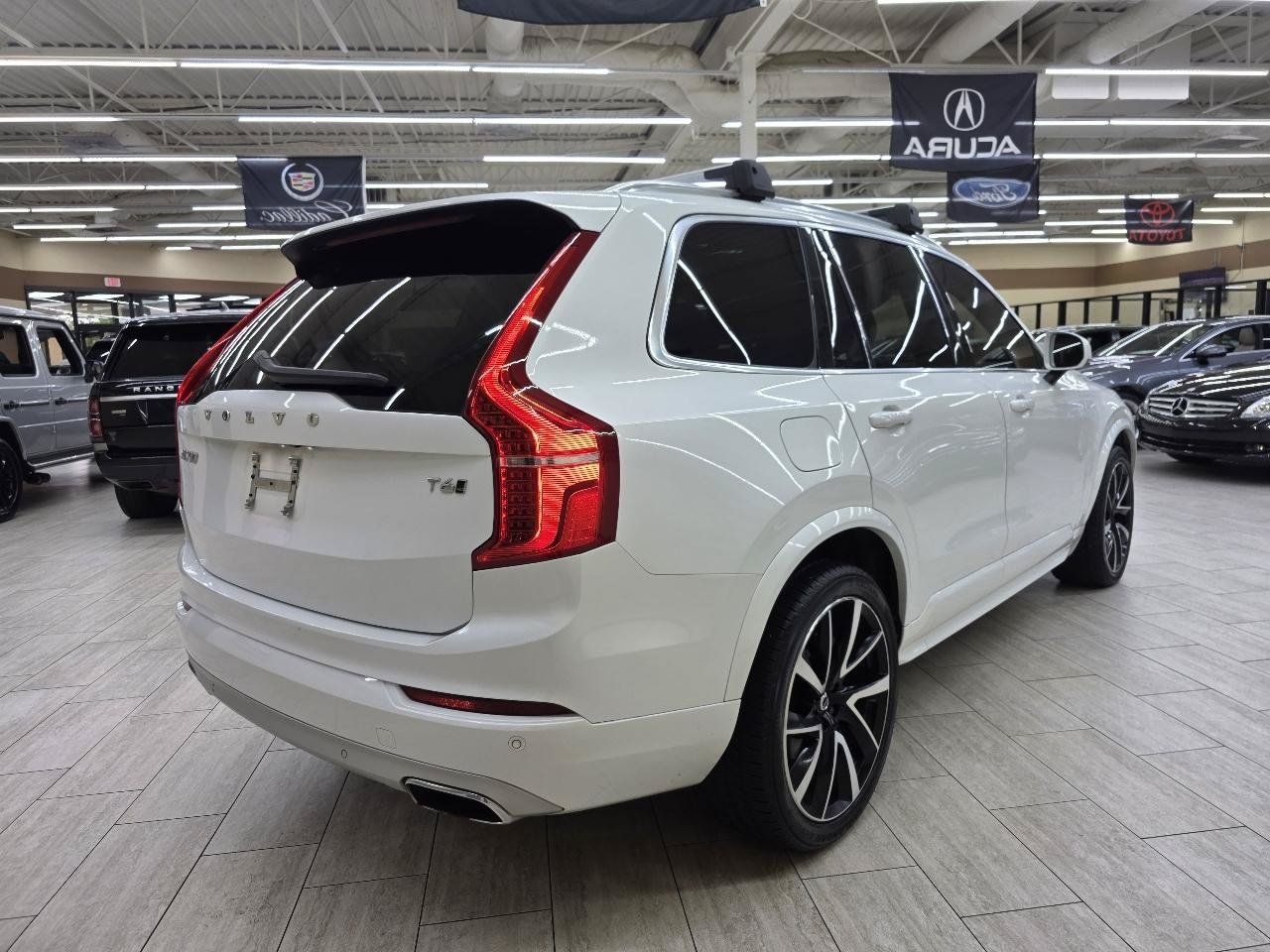 Used 2020 Volvo XC90 T6 Momentum AWD/4WD image 6