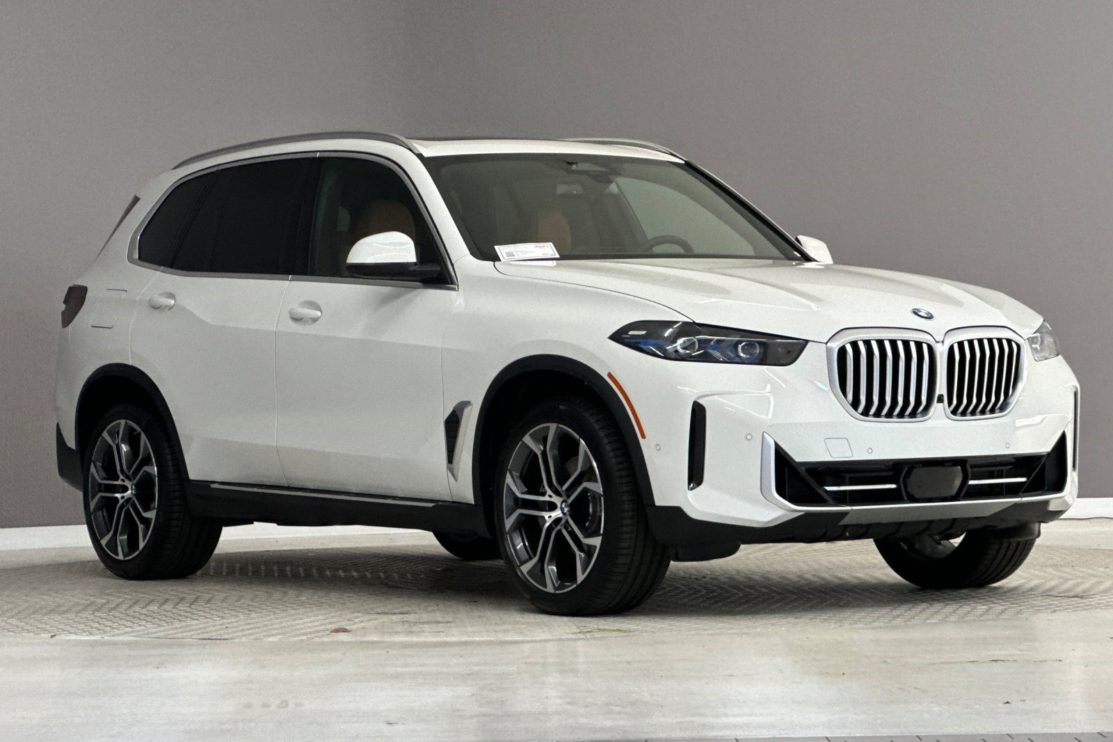 New 2026 BMW X5 sDrive40i w/ Parking Assistance Package RWD image 7