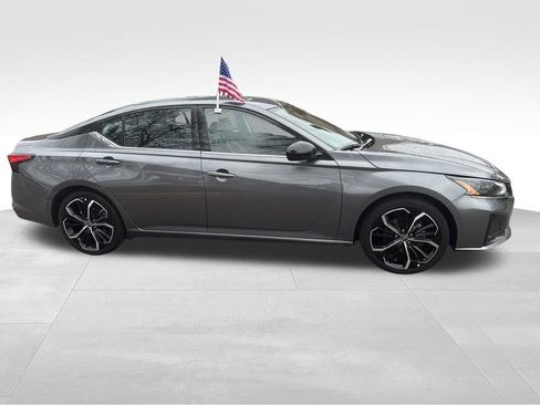 Used 2024 Nissan Altima 2.5 SR image 28