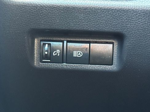 Used 2021 Toyota RAV4 LE image 31