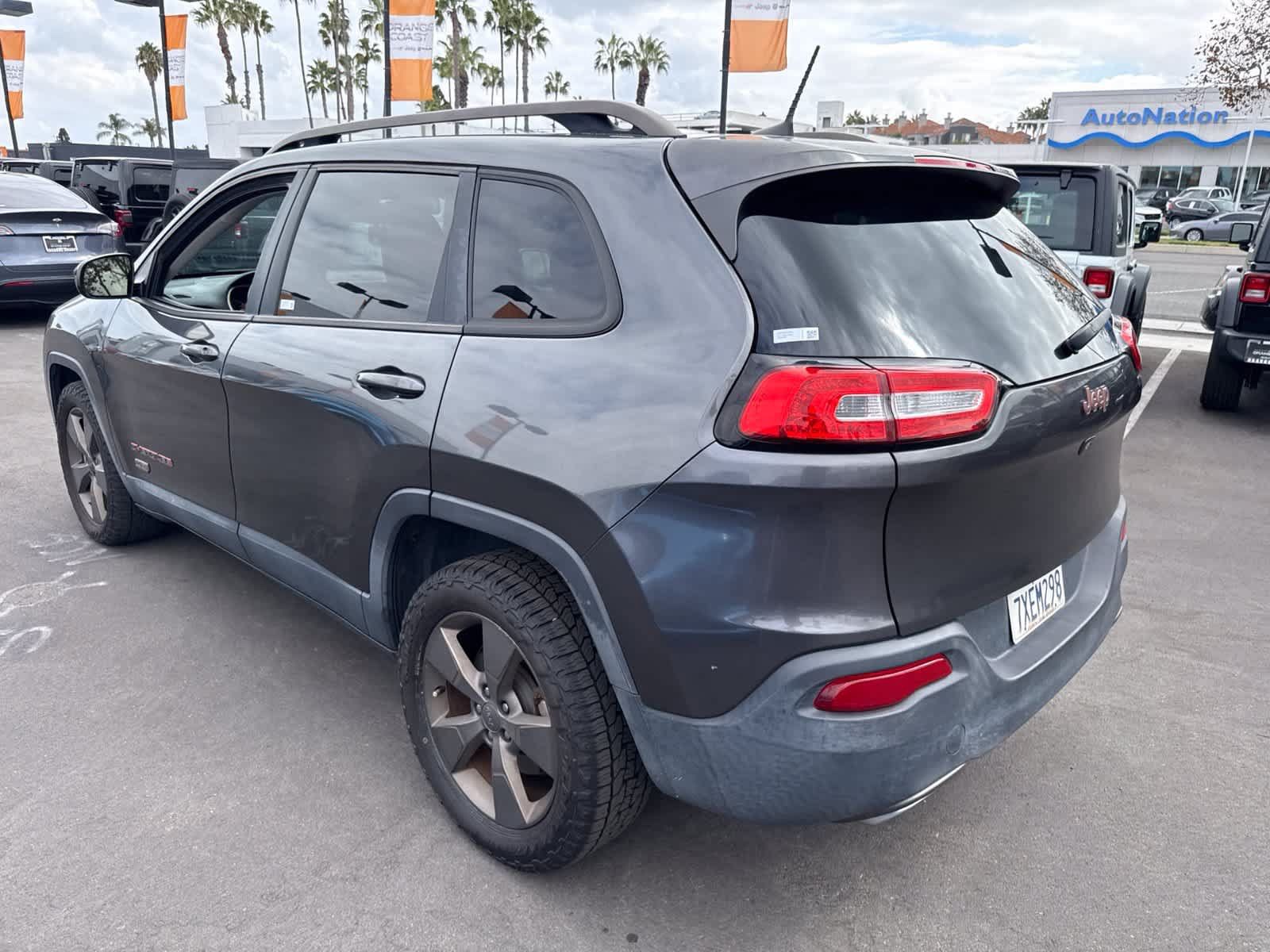 Used 2017 Jeep Cherokee 75th Anniversary FWD image 17