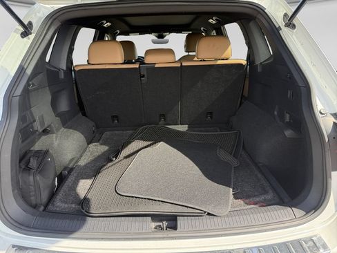 Used 2023 Volkswagen Tiguan SE w/ Panoramic Sunroof Package AWD/4WD image 42
