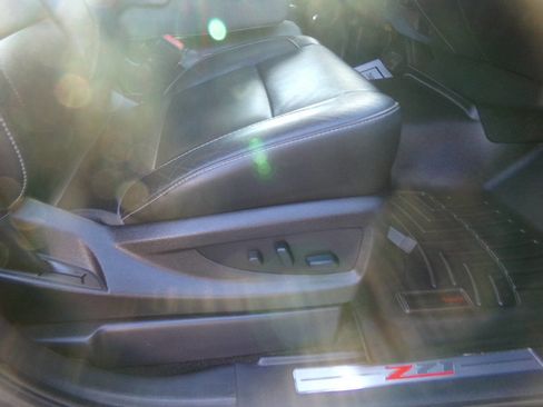 Used 2018 Chevrolet Silverado 1500 LTZ Z71 w/ Redline Edition image 24