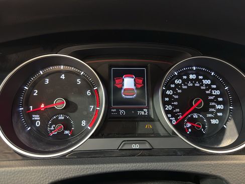 Used 2018 Volkswagen GTI Autobahn FWD image 17