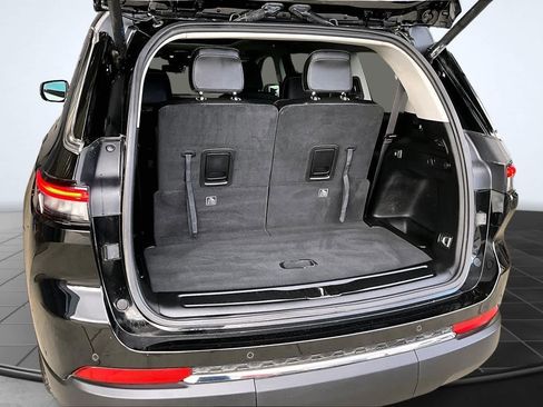 Used 2023 Jeep Grand Cherokee L Limited w/ Luxury Tech Group II image 19