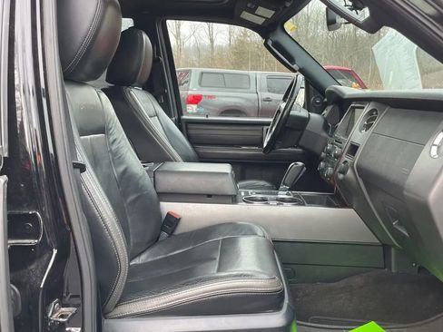 Used 2017 Ford Expedition Platinum image 18