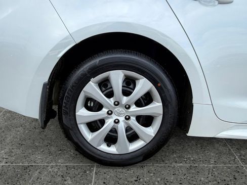 Certified 2025 Toyota Corolla LE image 10