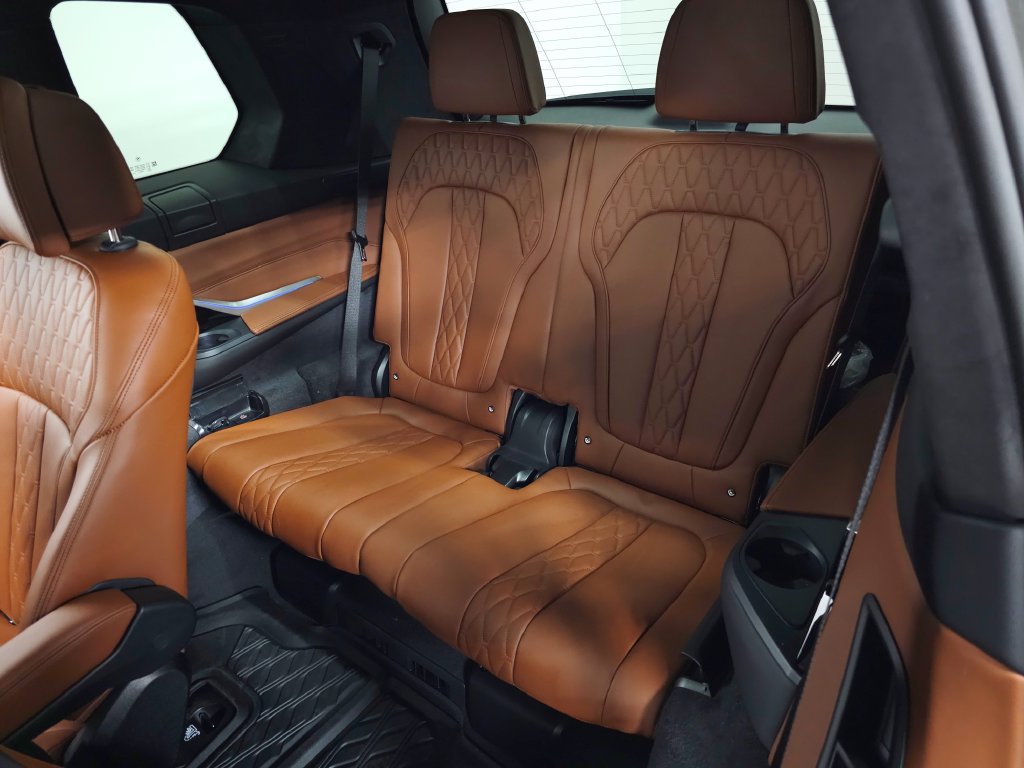 Used 2026 BMW X7 M60i AWD/4WD image 37