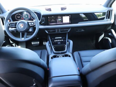 New 2025 Porsche Cayenne image 19
