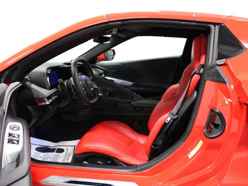 Used 2024 Chevrolet Corvette Stingray Convertible w/ 1LT image 12