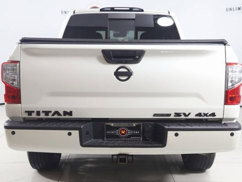 Used 2019 Nissan Titan SV w/ SV Convenience Package image 43